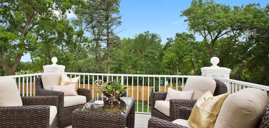 A Deck that Expands Your Living Space and Boosts Your Home's Value ...